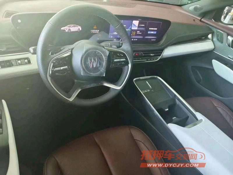 济宁24年别克君越2