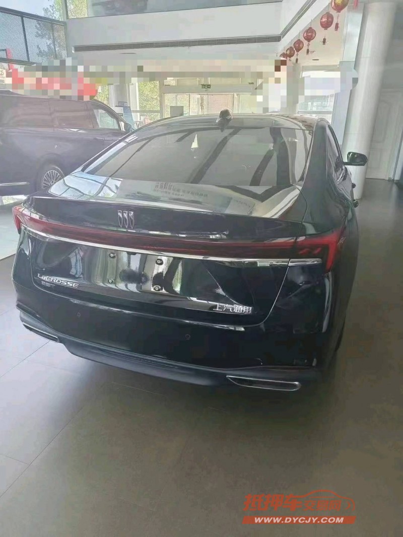 济宁24年别克君越4