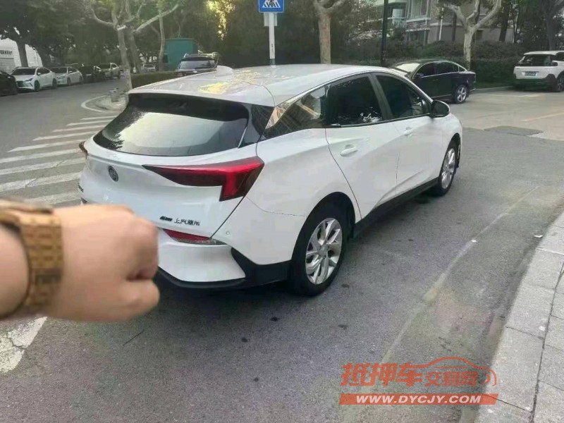 济宁24年别克微蓝6