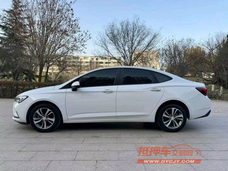 邢台22年别克威朗8