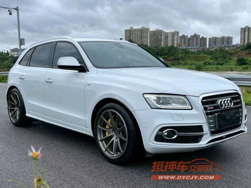 岳陽15年奧迪SQ52
