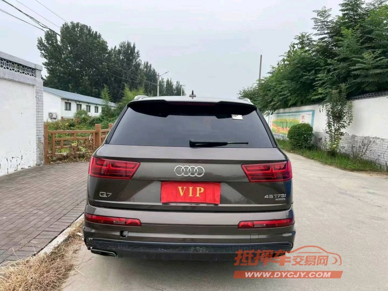 济南17年奥迪Q74