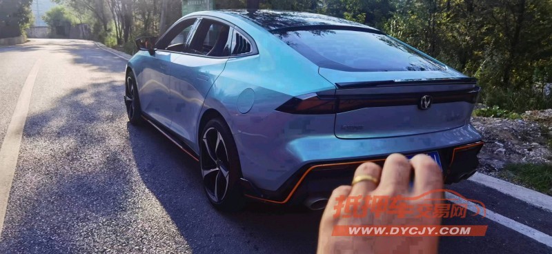 黔南23年長安汽車UNI-V6