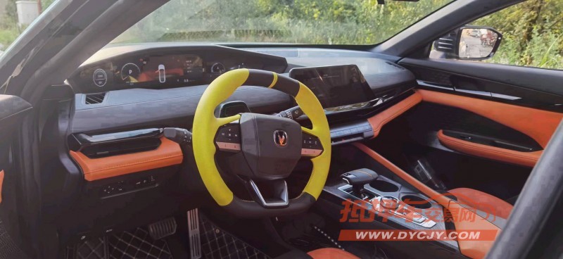 黔南23年長安汽車UNI-V7