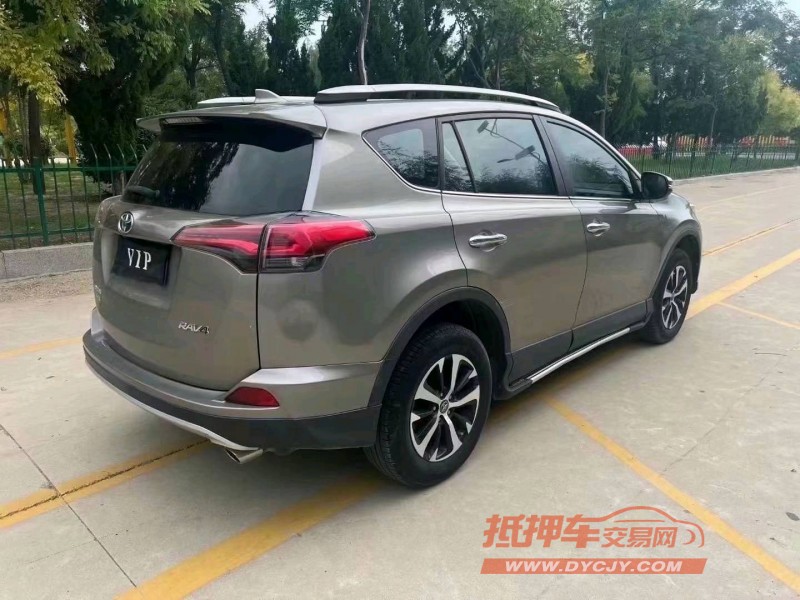 济南17年丰田RAV47