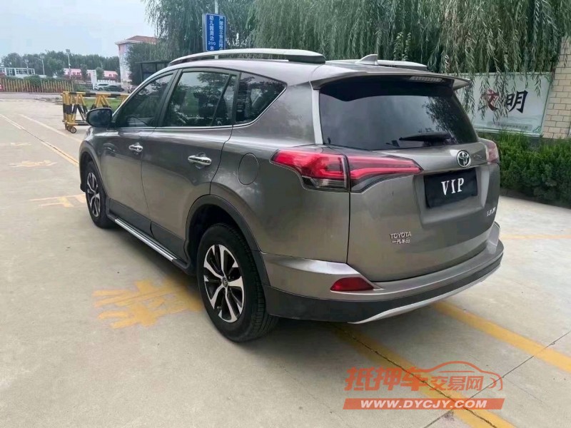 济南17年丰田RAV48
