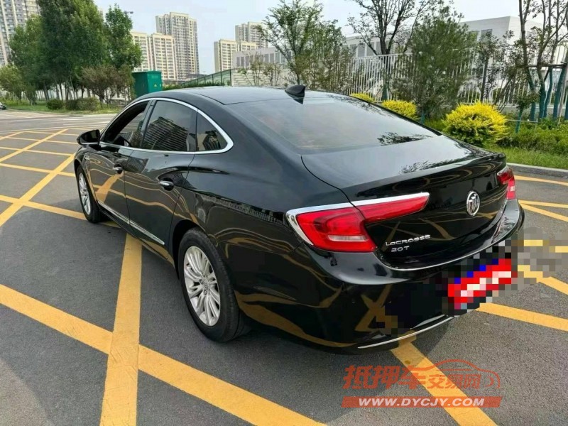 济宁17年别克君越8