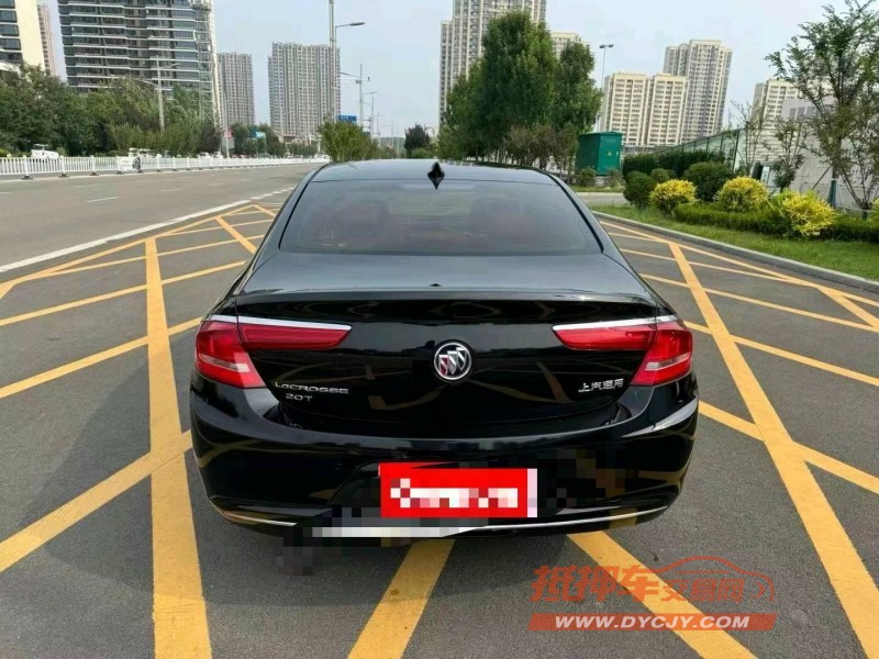 济宁17年别克君越9