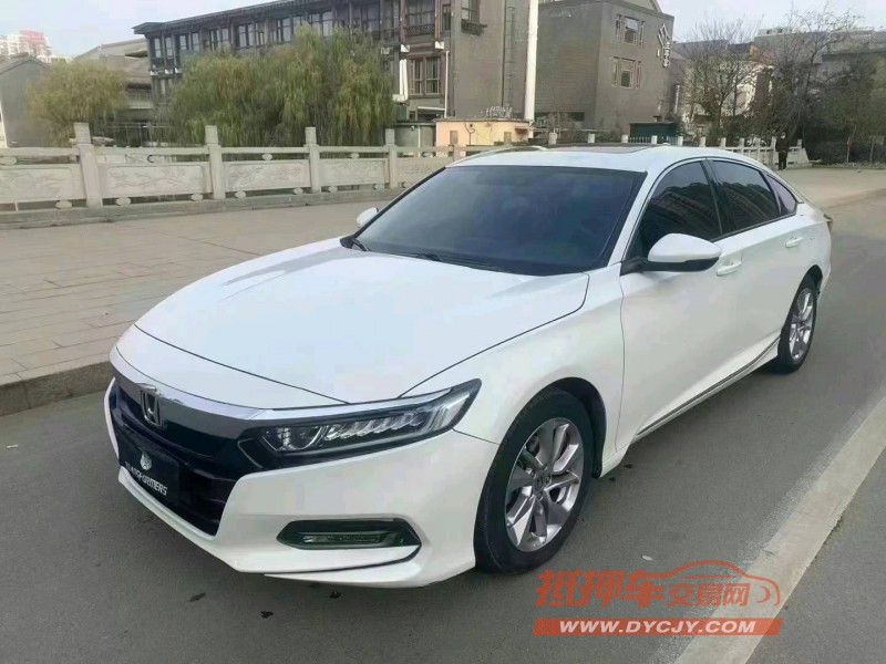 青岛18年本田雅阁3
