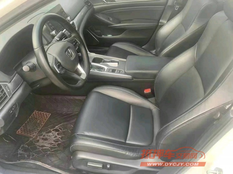 青岛18年本田雅阁7