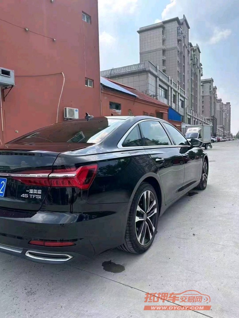 济宁19年奥迪A6L8