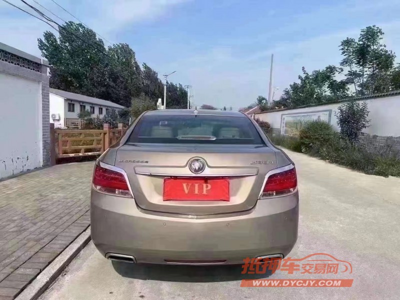 青岛13年别克君越9