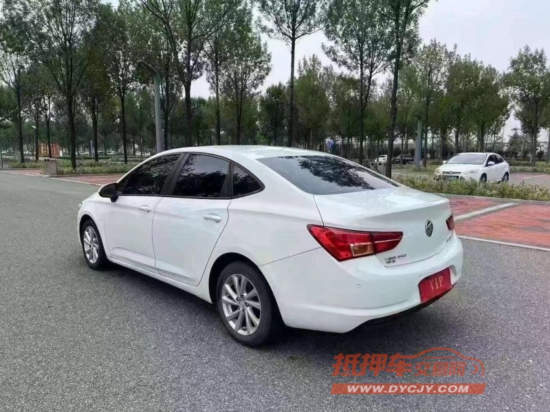 青岛17年别克威朗8