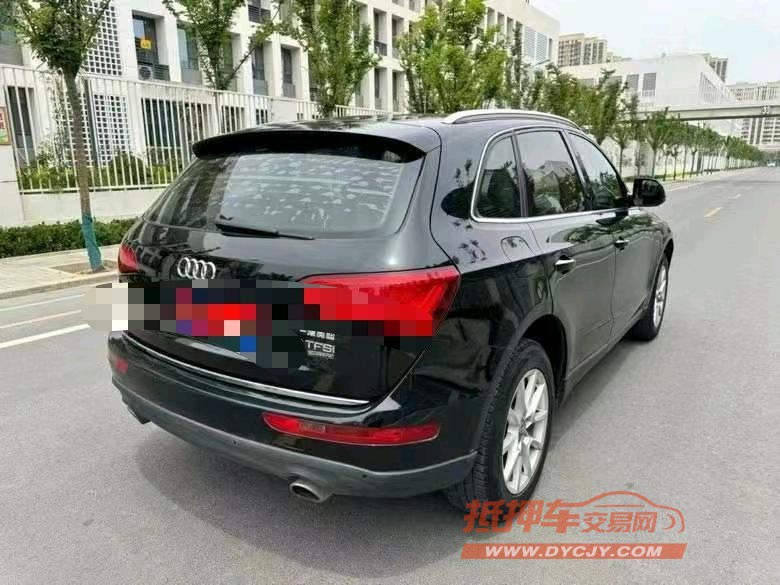 济宁16年奥迪Q58