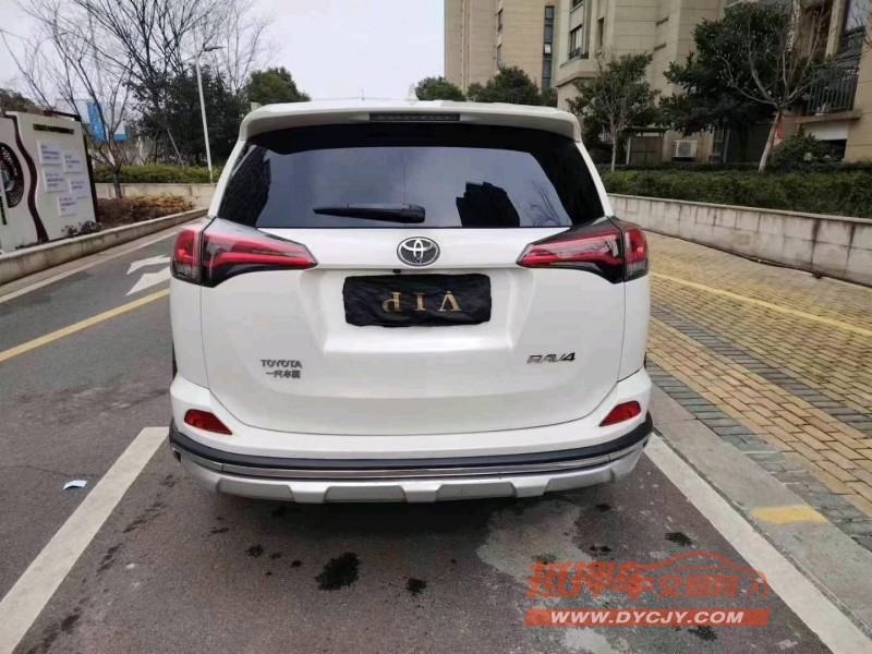 紹興19年豐田RAV44