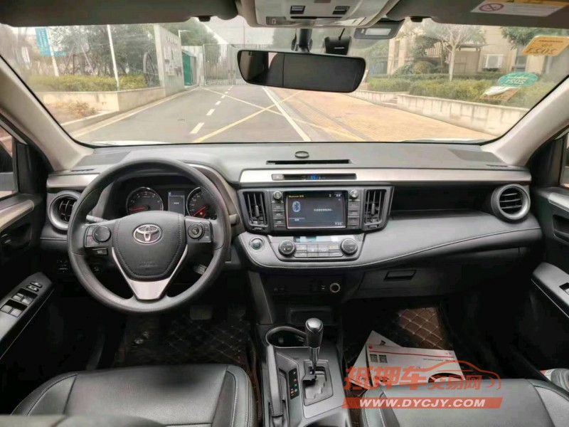 紹興19年豐田RAV47