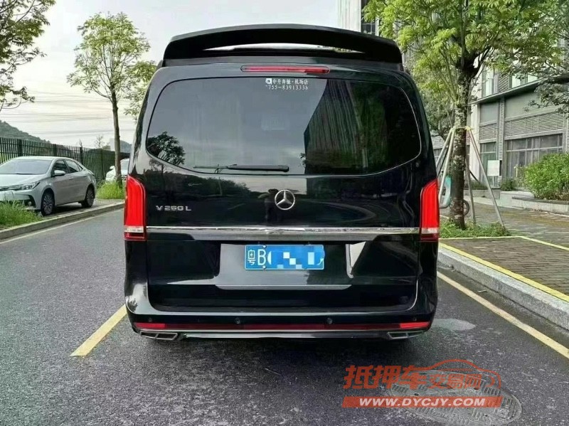 深圳18年奔驰V8