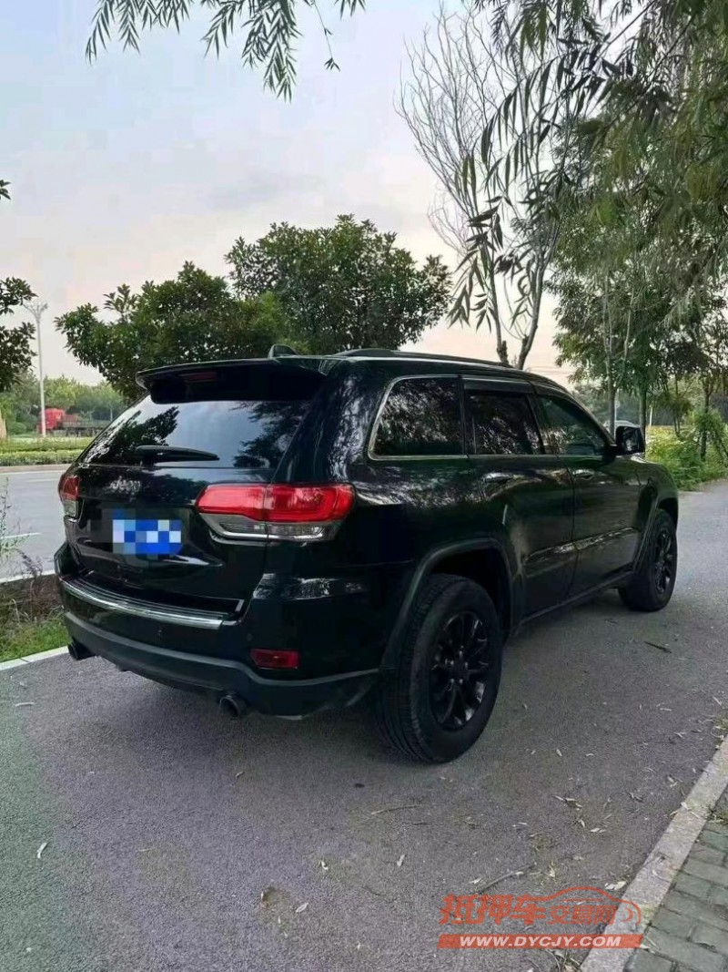 济宁16年Jeep大切诺基8
