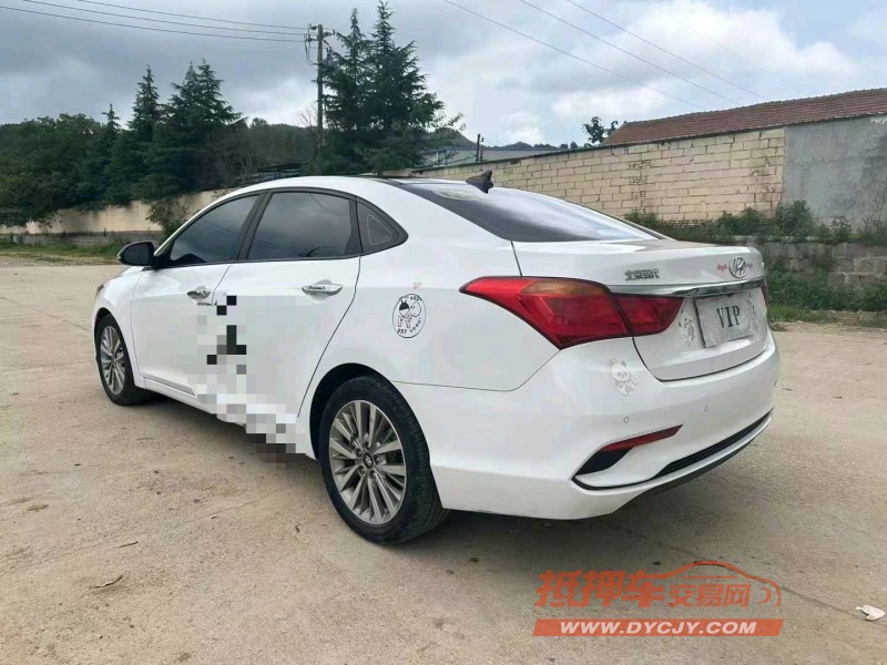 潍坊19年现代名图7