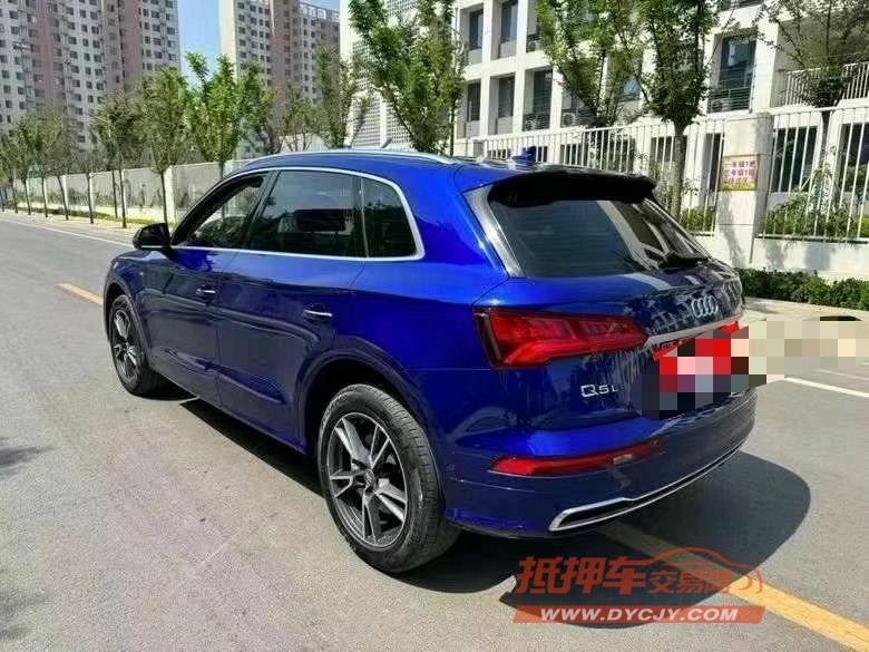济宁20年奥迪Q58