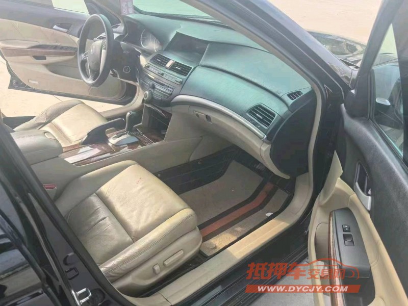 济宁11年本田雅阁5