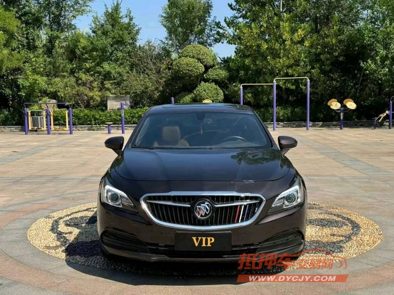 青岛17年别克君越1