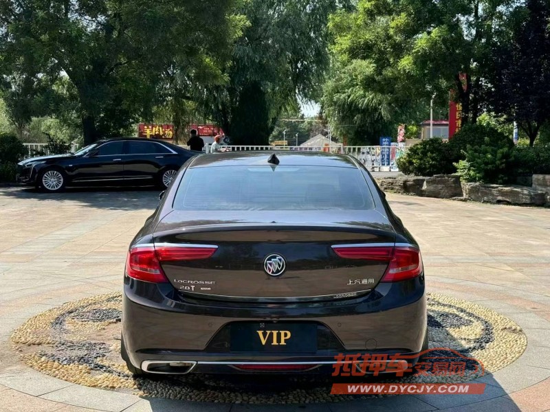 青岛17年别克君越9