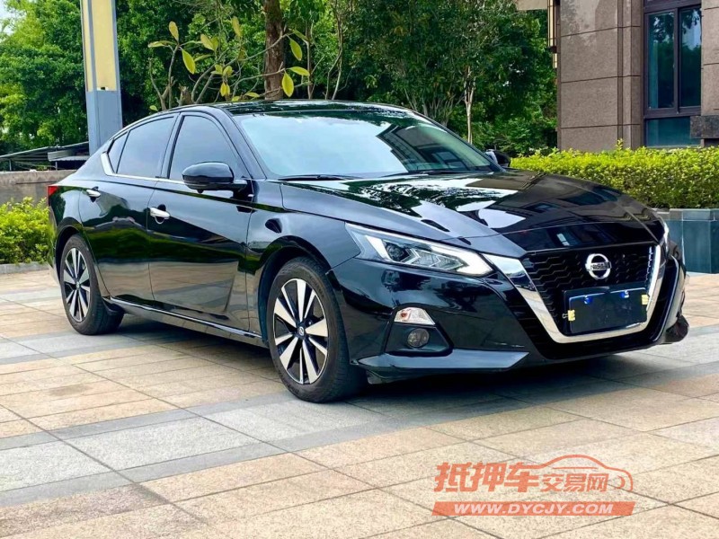 鷹潭22年日產天籟2