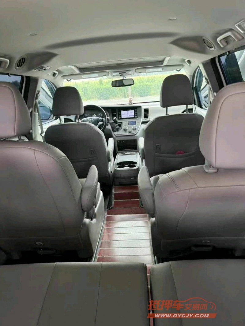 潍坊20年丰田塞纳7