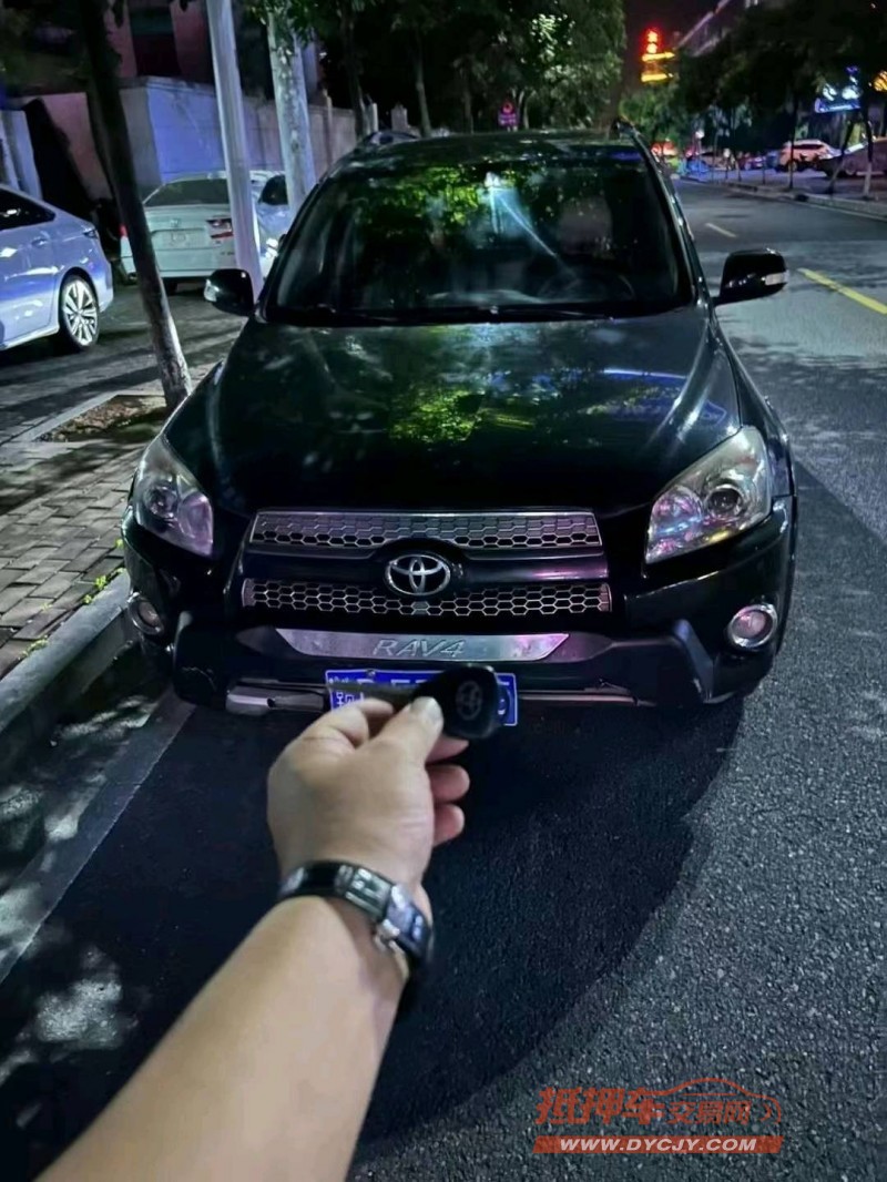 南昌13年豐田RAV41