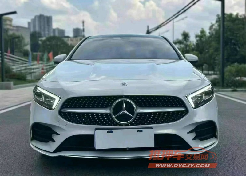 重庆22年奔驰A1