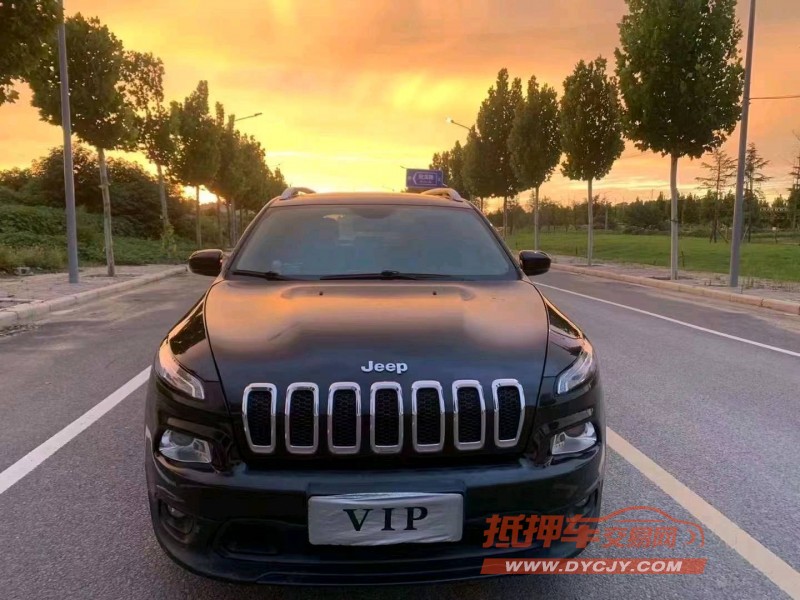 郑州17年Jeep自由光1