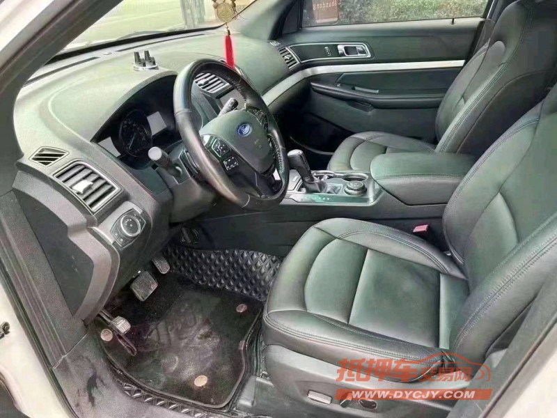 济宁16年福特探险者5