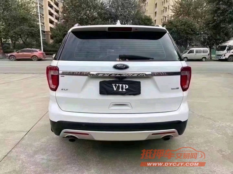 济宁16年福特探险者9