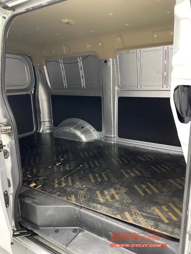 成都21年长安汽车睿行6