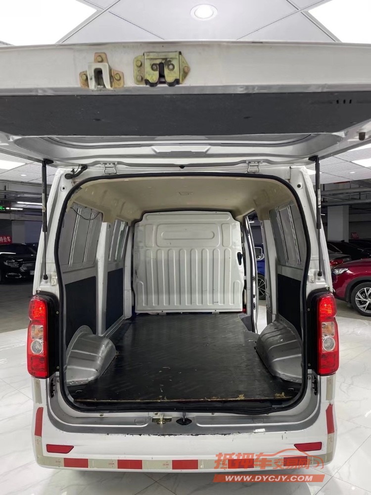 成都21年长安汽车睿行7