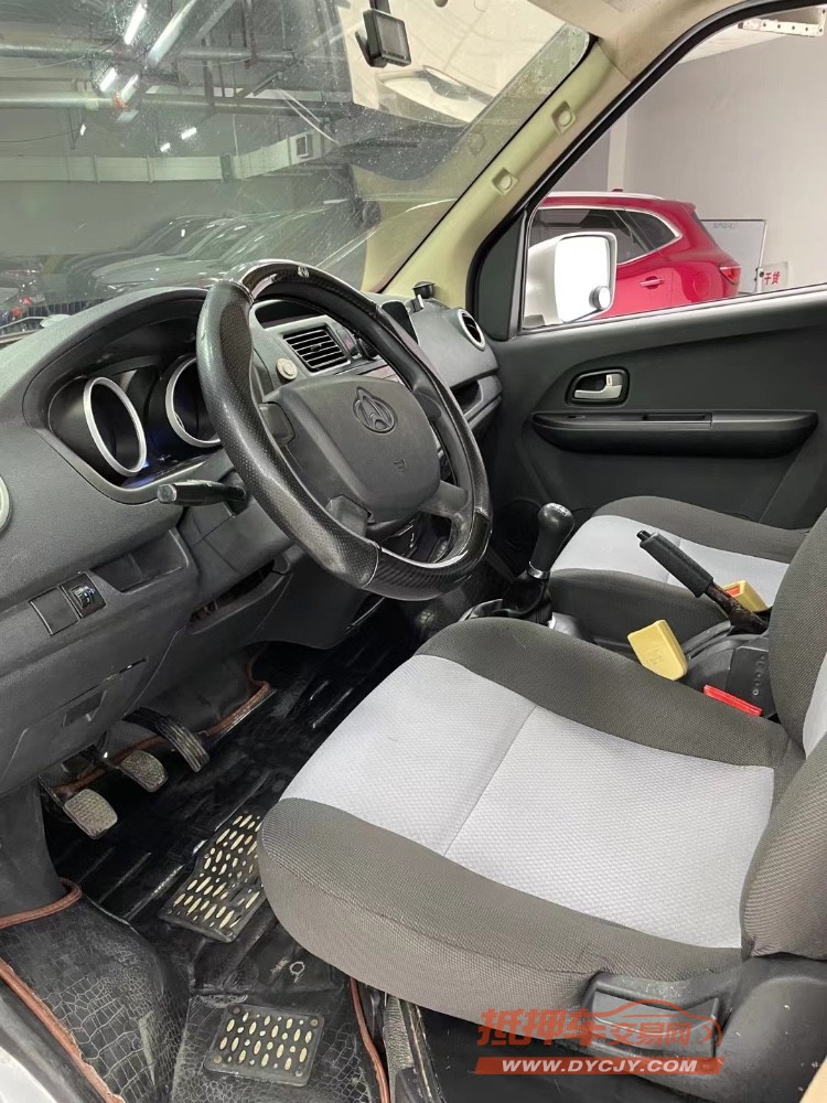 成都21年长安汽车睿行8