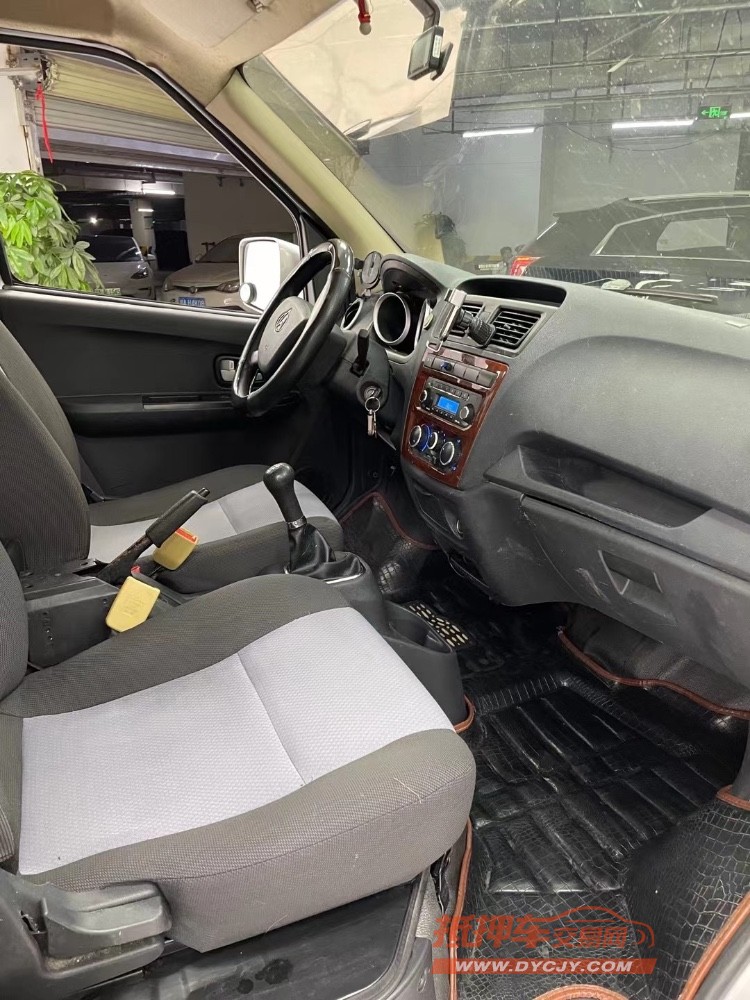 成都21年长安汽车睿行9