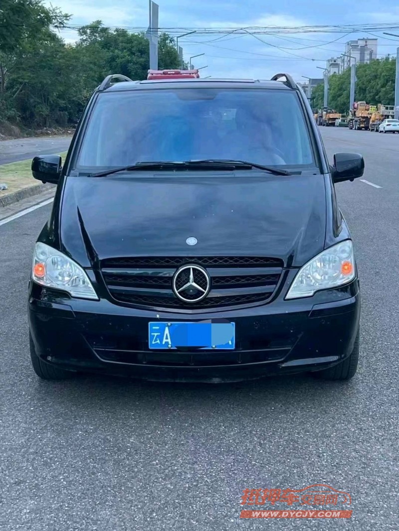 成都13年奔驰威霆1