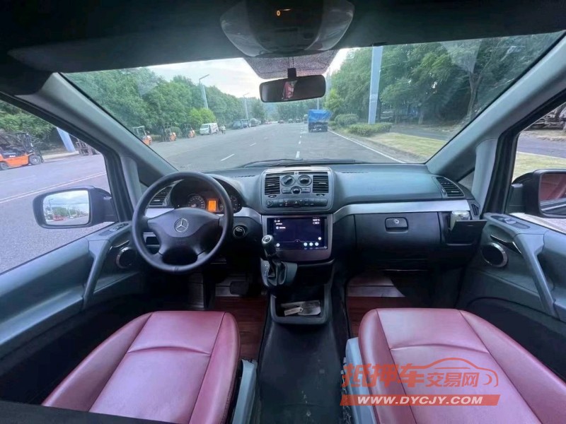 成都13年奔驰威霆5