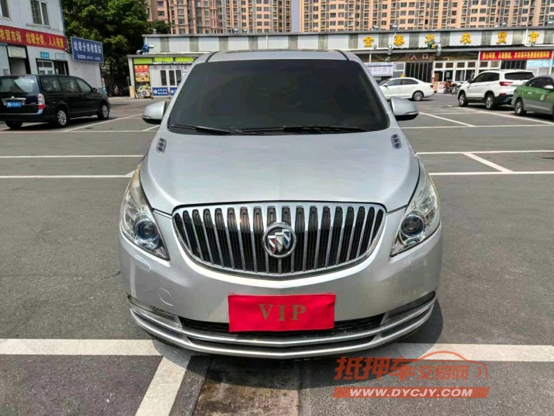 青岛12年别克GL81