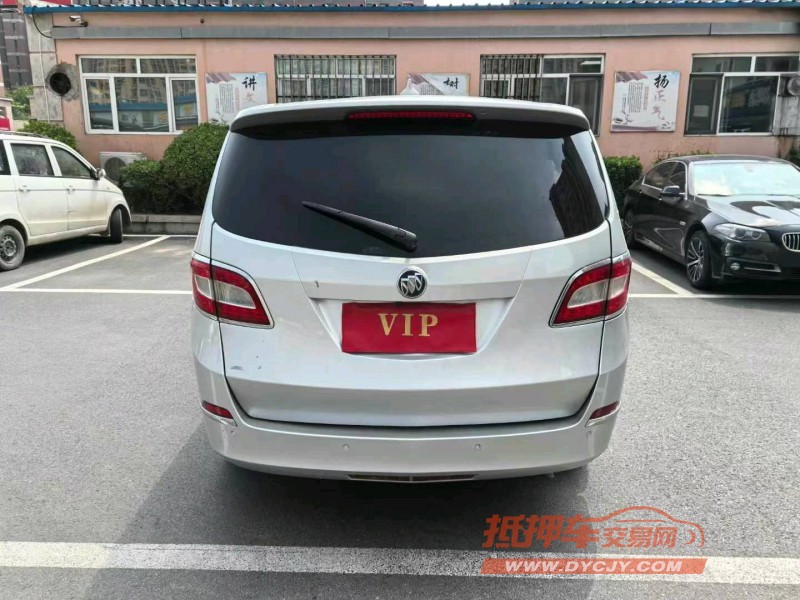 青岛12年别克GL88