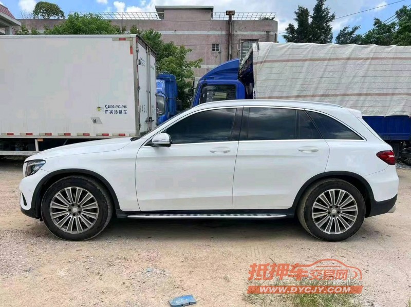 广州17年奔驰GLC3