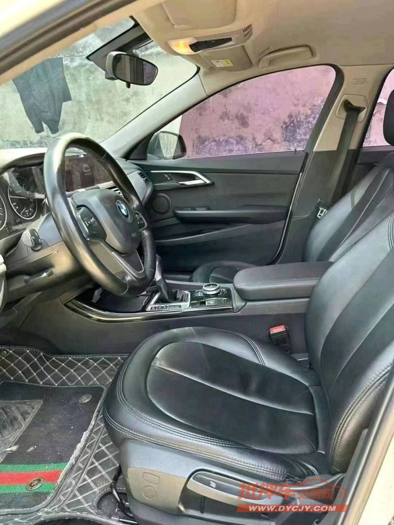 潍坊17年宝马1系9