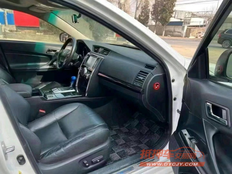 保定12年丰田锐志5