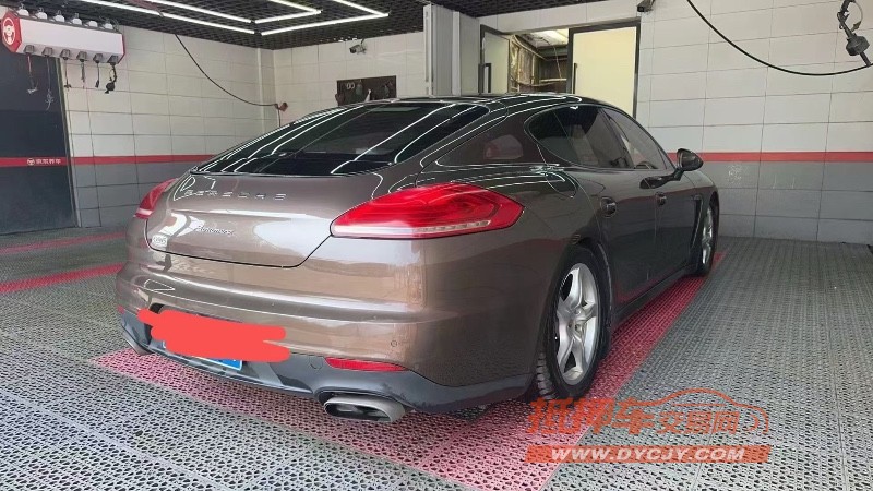 成都14年保时捷帕拉梅拉4