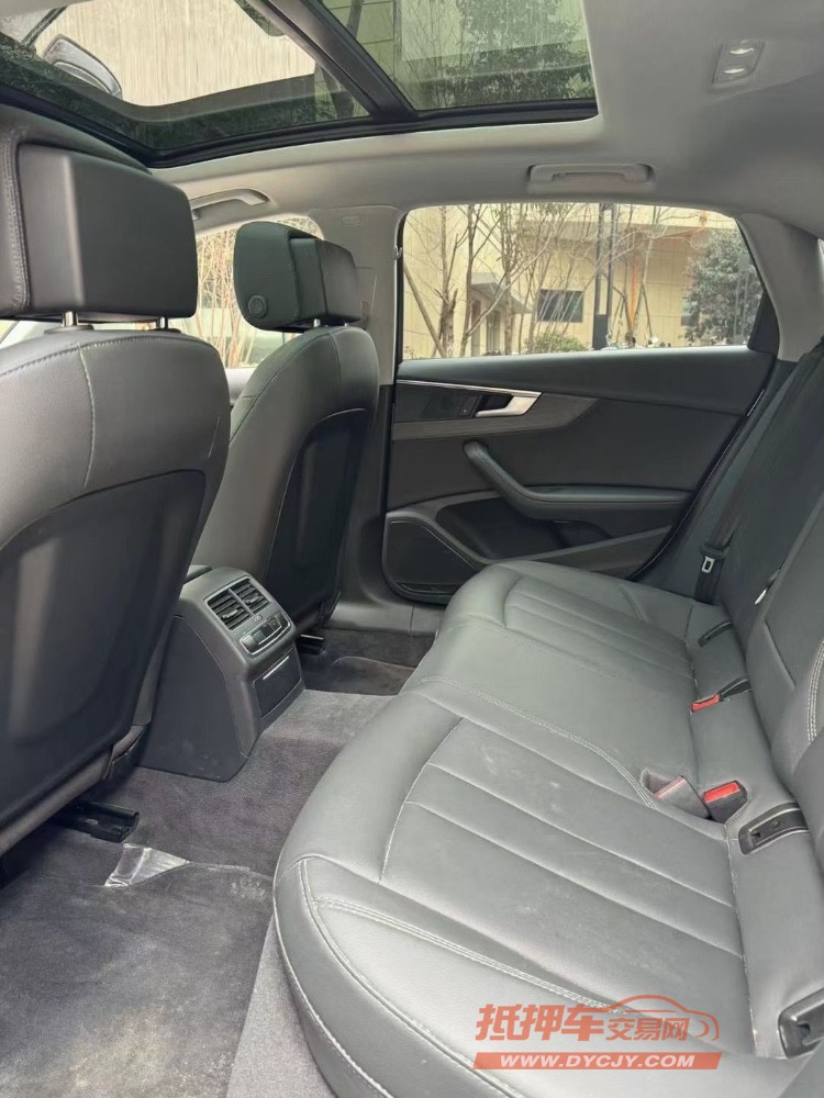 成都22年奥迪A4L6