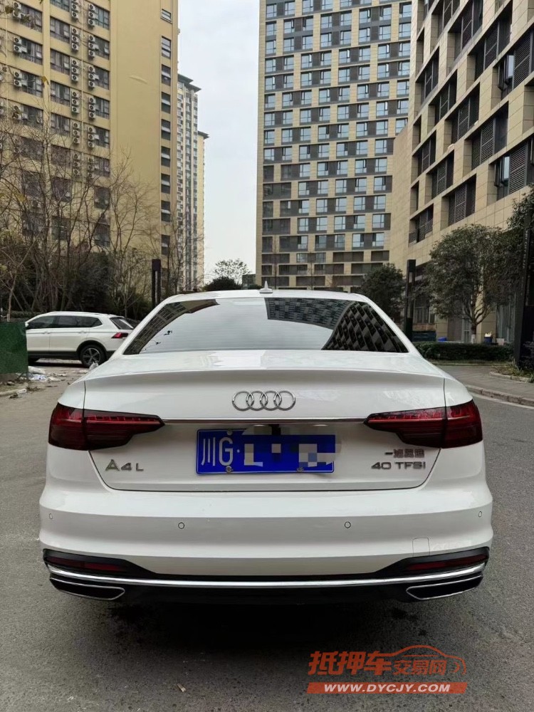 成都22年奥迪A4L9