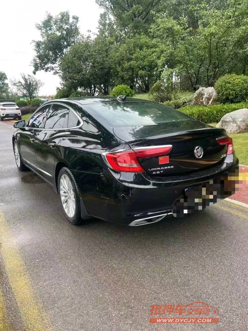 枣庄17年别克君越8