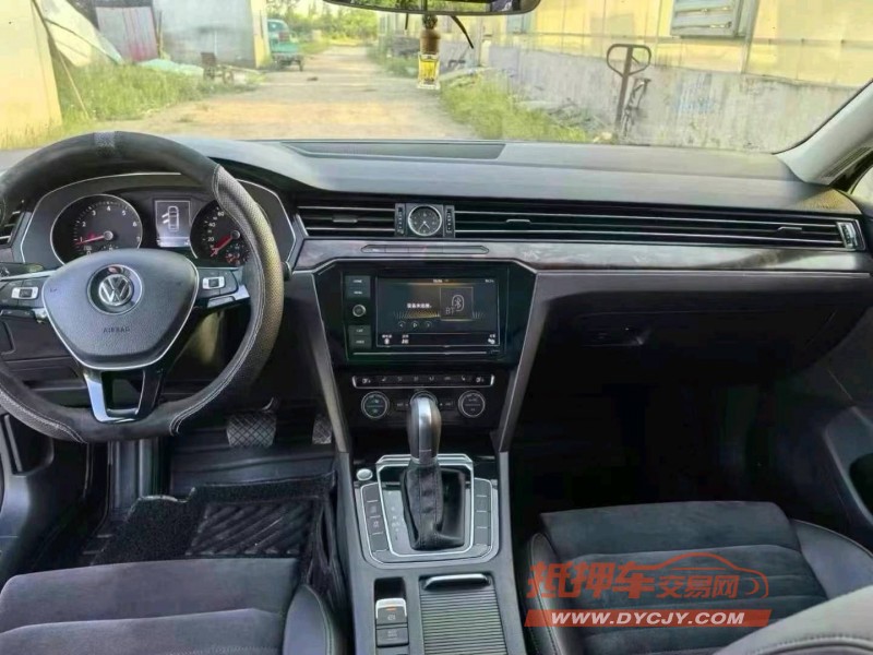 济南17年大众迈腾4
